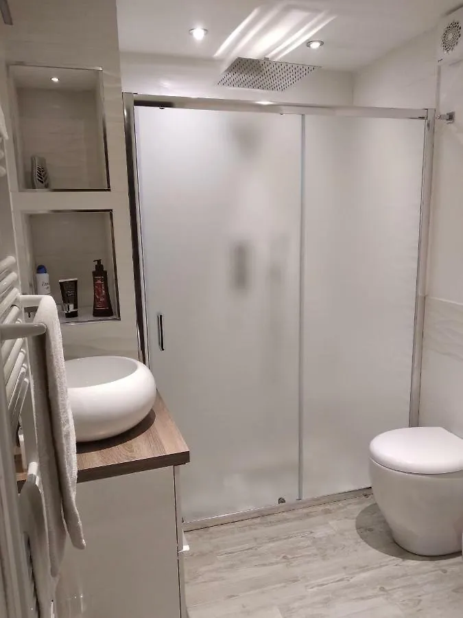 Apartament Suite Il Letto Sotto Il Tetto Katania